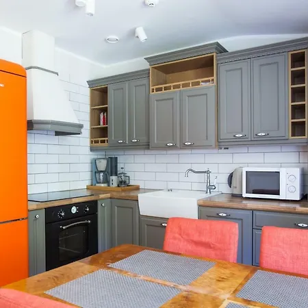 Valgevilla 아파트 *